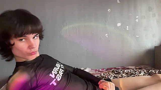 laski twink online show from June 3, 4:45 pm