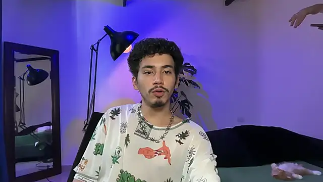 Noah and Steven online show from June 24, 6:18 pm