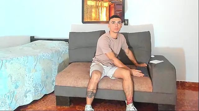 Teo Rave online show from May 4, 5:31 pm