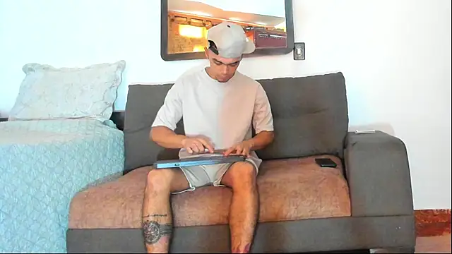Teo Rave online show from May 5, 6:38 pm