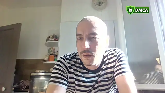Snapshot of jyl151 chatting on July 17, 5:18 pm jyl151 online show from July 17, 5:18 pm