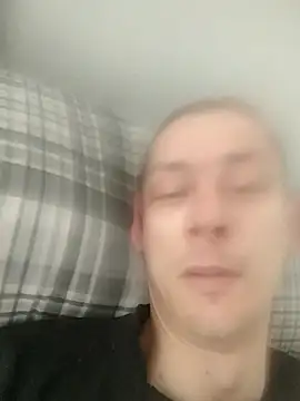 Snapshot of Jerzy280 chatting on June 20, 9:45 am Jerzy280 online show from June 20, 9:45 am