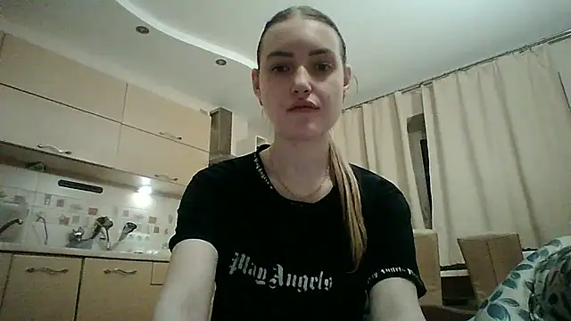 Snapshot of Lisanta chatting on May 2, 7:30 pm Lisanta online show from May 2, 7:30 pm