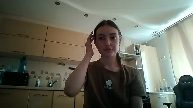 Snapshot of Lisanta chatting on May 4, 12:12 pm Lisanta online show from May 4, 12:12 pm