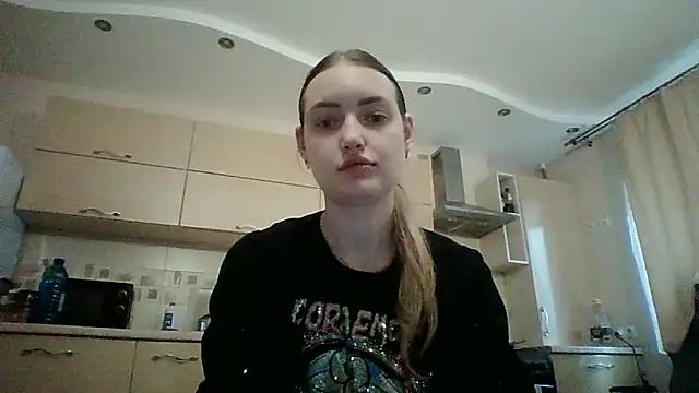 Snapshot of Lisanta chatting on May 11, 4:15 pm Lisanta online show from May 11, 4:15 pm