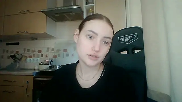 Lisanta online show from June 9, 2:17 pm