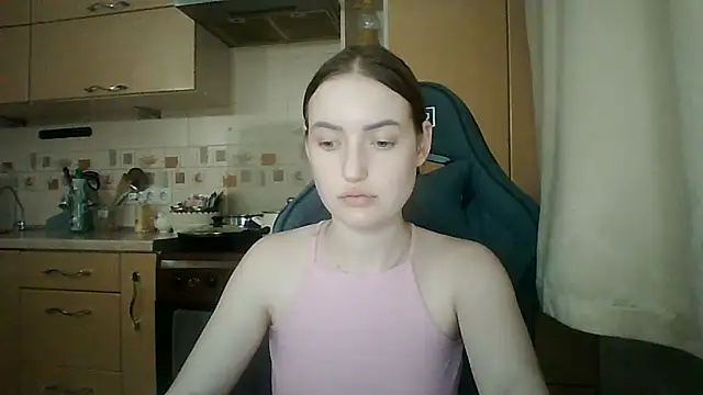 Lisanta online show from June 11, 7:56 pm