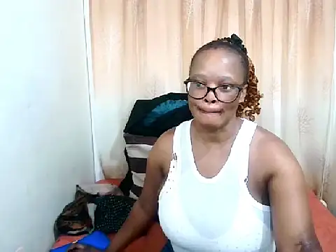 Snapshot of Ebony_Bloom69 chatting on July 22, 4:59 am Ebony Bloom69 online show from July 22, 4:59 am
