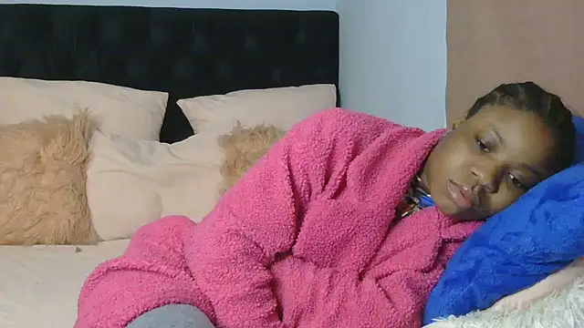 Snapshot of julianaa19 chatting on June 22, 5:37 am julianaa19 online show from June 22, 5:37 am