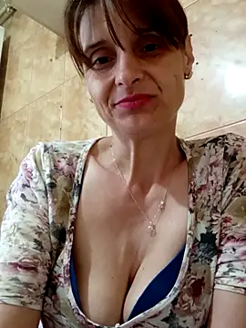 Snapshot of LissaBelaa chatting on April 30, 7:47 am LissaBelaa online show from April 30, 7:47 am