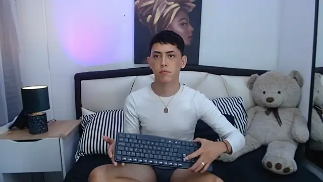 Iam Cami  online show from April 21, 9:06 pm