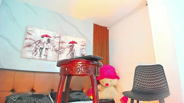 Violet Hots online show from May 3, 5:46 am