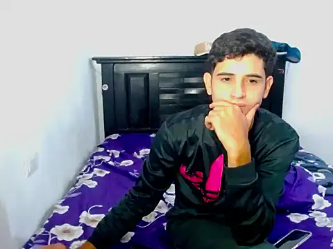 carlooss29 online show from April 25, 2:47 pm