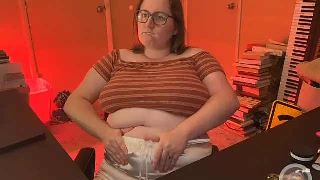 lucy-comes-true online show from June 5, 3:57 am