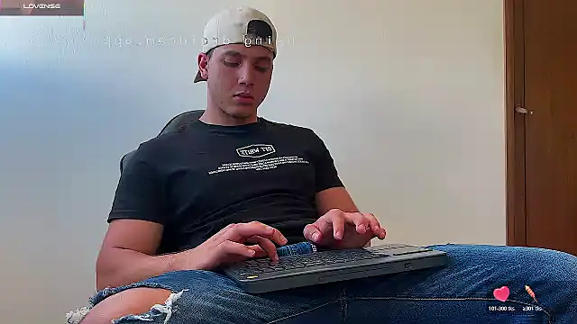 Snapshot of Maxx_valiant chatting on May 31, 7:37 pm Maxx valiant online show from May 31, 7:37 pm