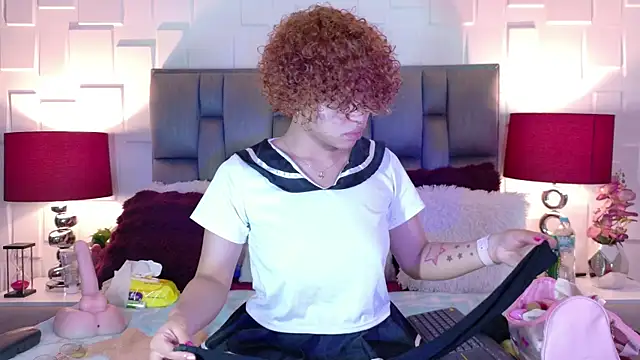 Snapshot of KeiryGinger chatting on June 12, 3:27 am KeiryGinger online show from June 12, 3:27 am