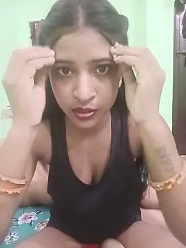hot-couple-0 online show from May 17, 7:28 am