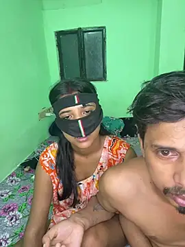 hot-couple-0 online show from June 26, 6:23 pm