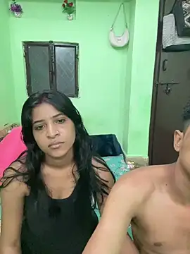hot-couple-0 online show from July 9, 1:15 pm