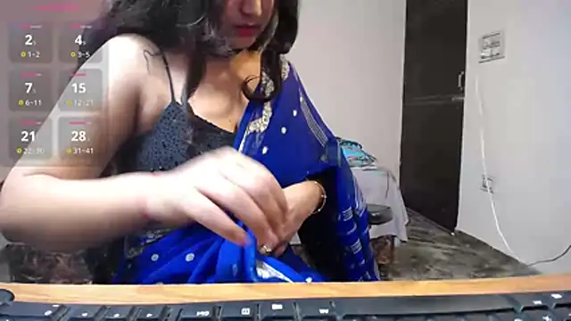 -Queenie online show from May 15, 8:27 pm