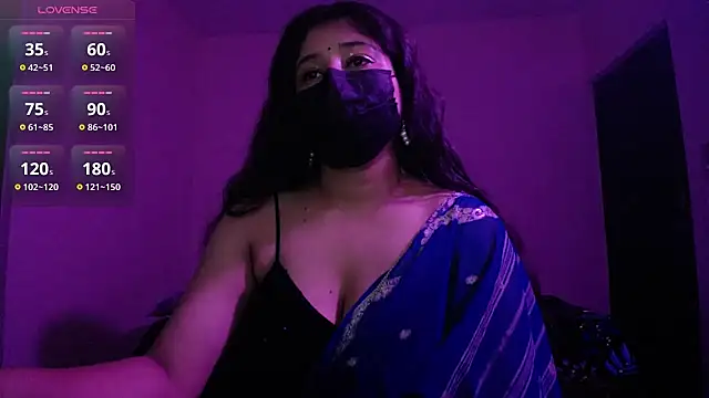 -Queenie online show from May 21, 7:10 pm