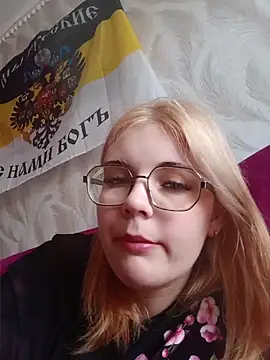 LoisFox online show from June 11, 8:45 am