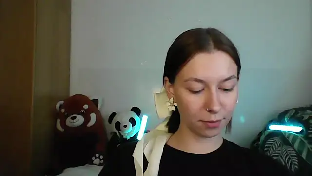 Snapshot of JuicyErika chatting on May 2, 8:03 pm JuicyErika online show from May 2, 8:03 pm
