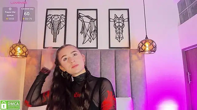 Vanne Queen  online show from May 19, 11:27 am