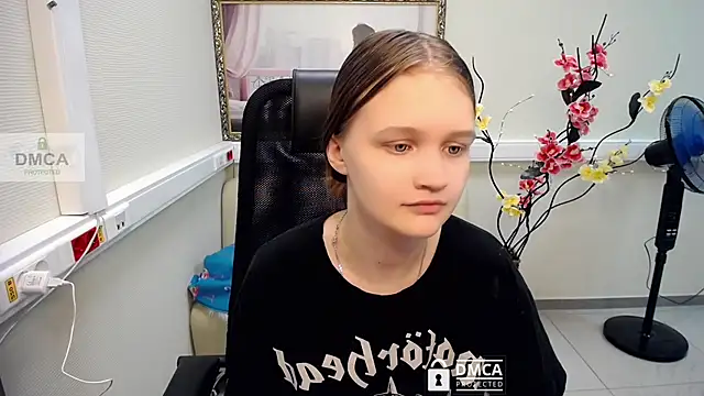  donnaSia  online show from July 16, 9:59 am