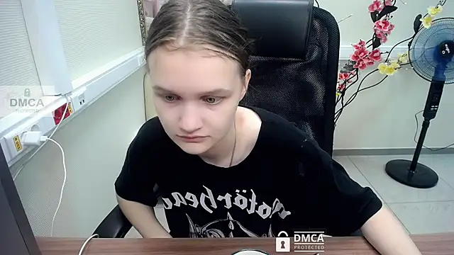  donnaSia  online show from July 17, 10:11 am
