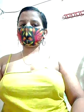 Snapshot of Nigar_Hatun chatting on April 22, 5:03 pm Nigar Hatun online show from April 22, 5:03 pm