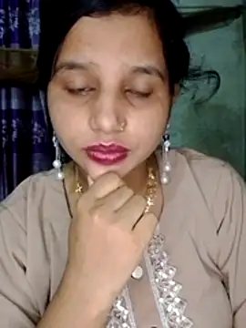 Snapshot of Nigar_Hatun chatting on May 15, 4:47 pm Nigar Hatun online show from May 15, 4:47 pm