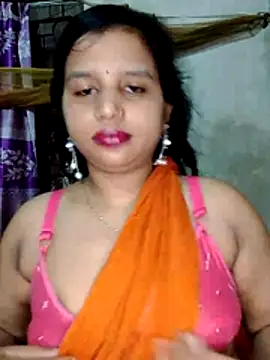 Snapshot of Nigar_Hatun chatting on May 23, 6:01 pm Nigar Hatun online show from May 23, 6:01 pm