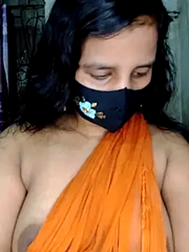 Snapshot of Nigar_Hatun chatting on May 29, 9:35 pm Nigar Hatun online show from May 29, 9:35 pm