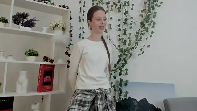 JoellenMadnick online show from April 24, 3:20 am