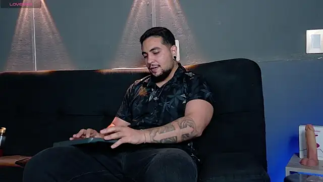 Snapshot of Marcus_Aress chatting on July 18, 12:09 pm Marcus Aress online show from July 18, 12:09 pm