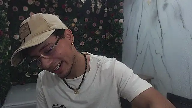 jbarto  online show from May 23, 8:57 pm