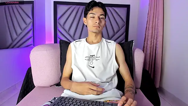 Yefersonyoss online show from June 6, 3:55 am