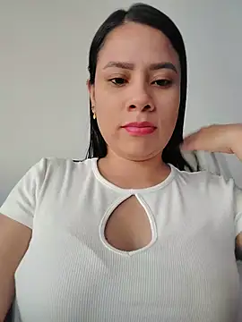 Nicol Alvarez1 online show from June 18, 9:52 pm