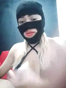 Snapshot of Hotkatii chatting on May 19, 4:30 am Hotkatii online show from May 19, 4:30 am