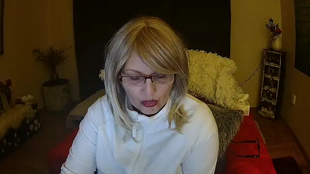 Divineblond online show from February 20, 8:36 pm