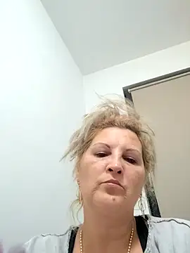 Divineblond online show from October 4, 4:38 pm