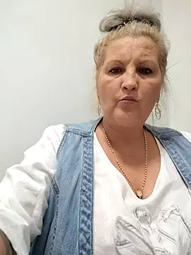 Divineblond online show from October 28, 4:53 pm