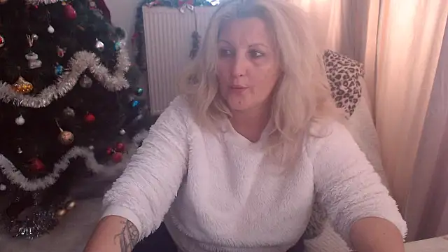 Divineblond online show from December 5, 10:02 am