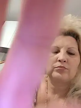 Divineblond online show from February 8, 8:01 pm