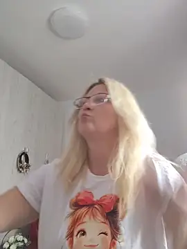 Divineblond online show from March 29, 11:54 am