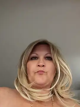 Divineblond online show from June 1, 11:06 pm