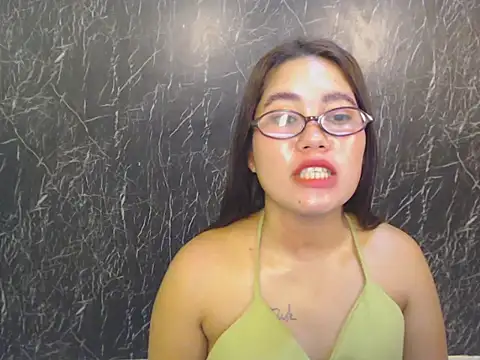 ur prettychelsie online show from April 25, 1:41 pm