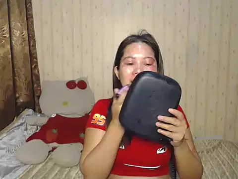 ur prettychelsie online show from May 25, 7:20 pm