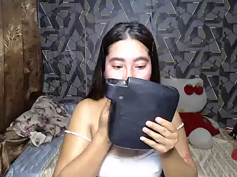 ur prettychelsie online show from May 29, 10:24 am